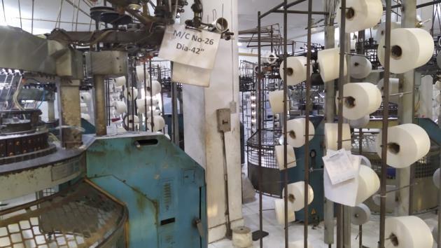 Circular knitting machines