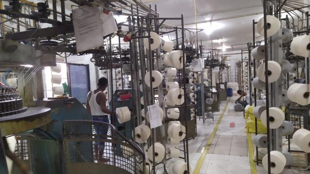 Yarn feed on knitting machine